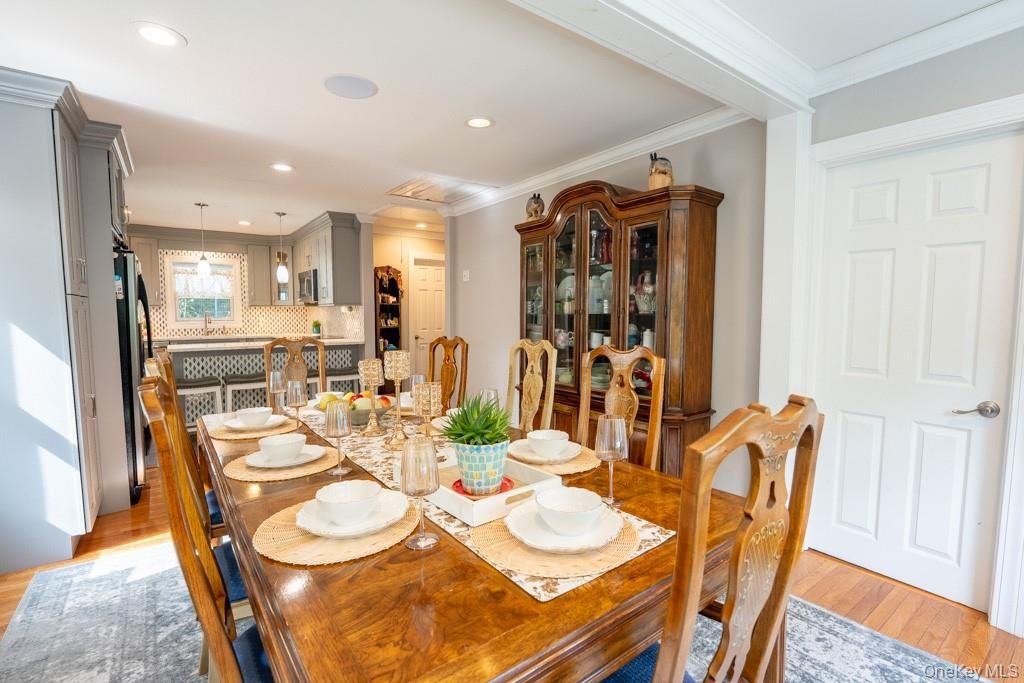 Dining room, Interior, Kitchen, Pendant Lights, Recessed Lighting, Wood Texture Flooring
