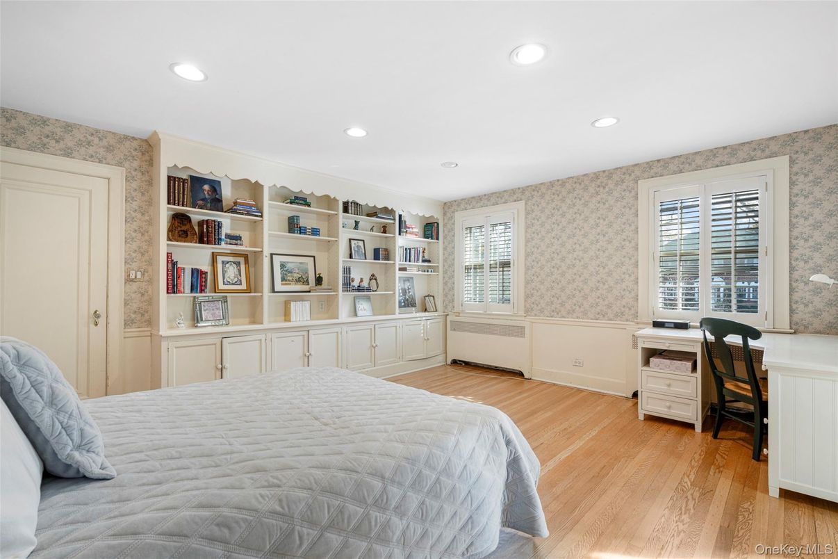 Bedroom, Home Office, Interior, Recessed Lighting, Wood Texture Flooring