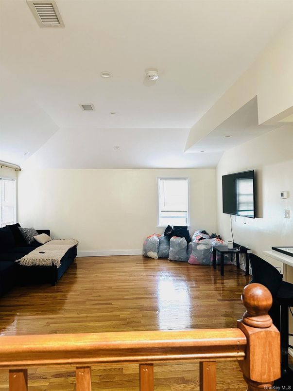 Interior, Piano, Recessed Lighting, Wood Texture Flooring