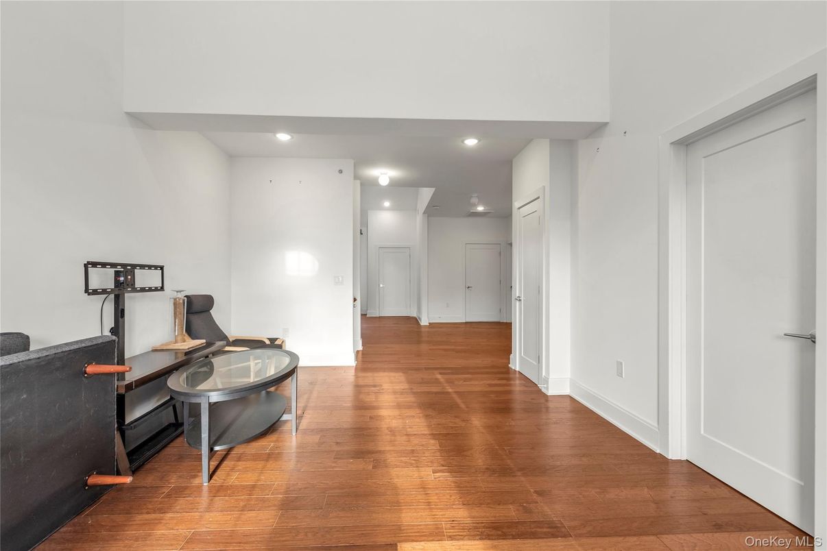 Interior, Recessed Lighting, Wood Texture Flooring