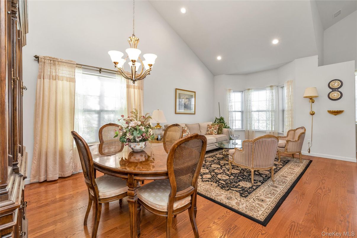 Chandelier, Dining room, Interior, Living room, Recessed Lighting, Wood Texture Flooring