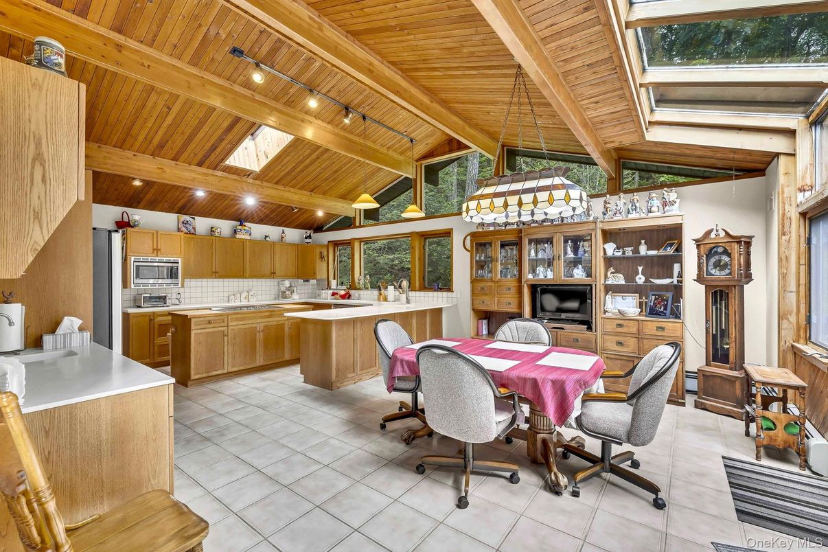 Home Office, Interior, Kitchen, Pendant Lights, Recessed Lighting, Wooden Beams, Wooden Ceilings