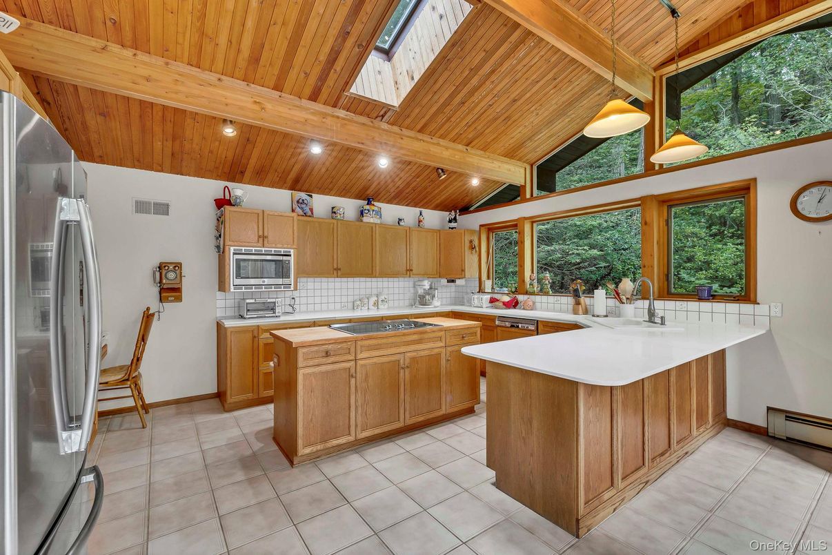 Interior, Kitchen, Pendant Lights, Stainless Steel Appliances, Wooden Beams, Wooden Ceilings