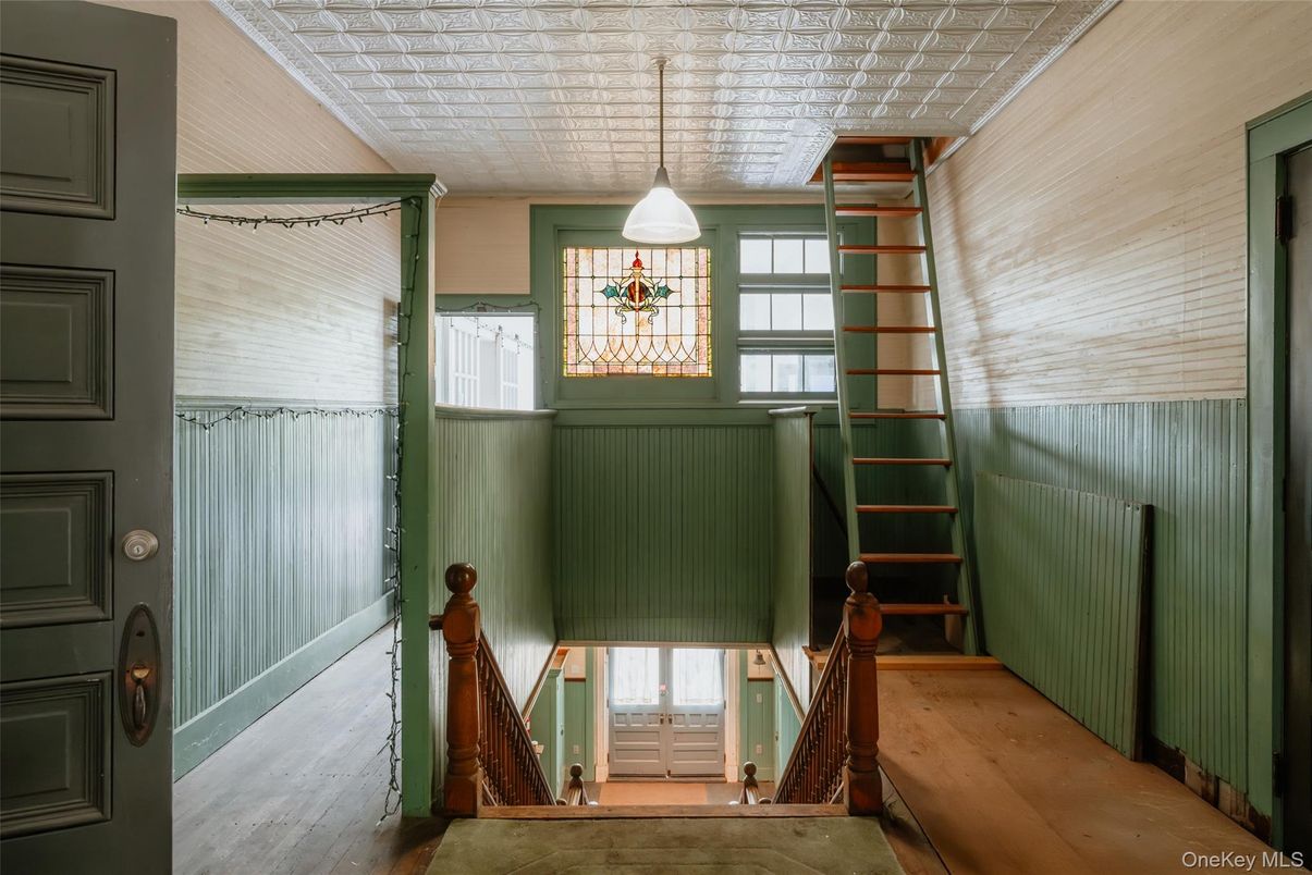 Interior, Pendant Lights, Wood Texture Flooring