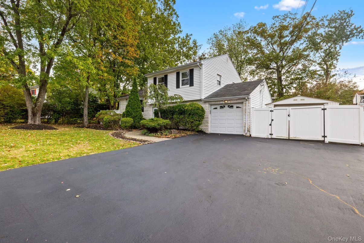 Detached Garage, Exterior