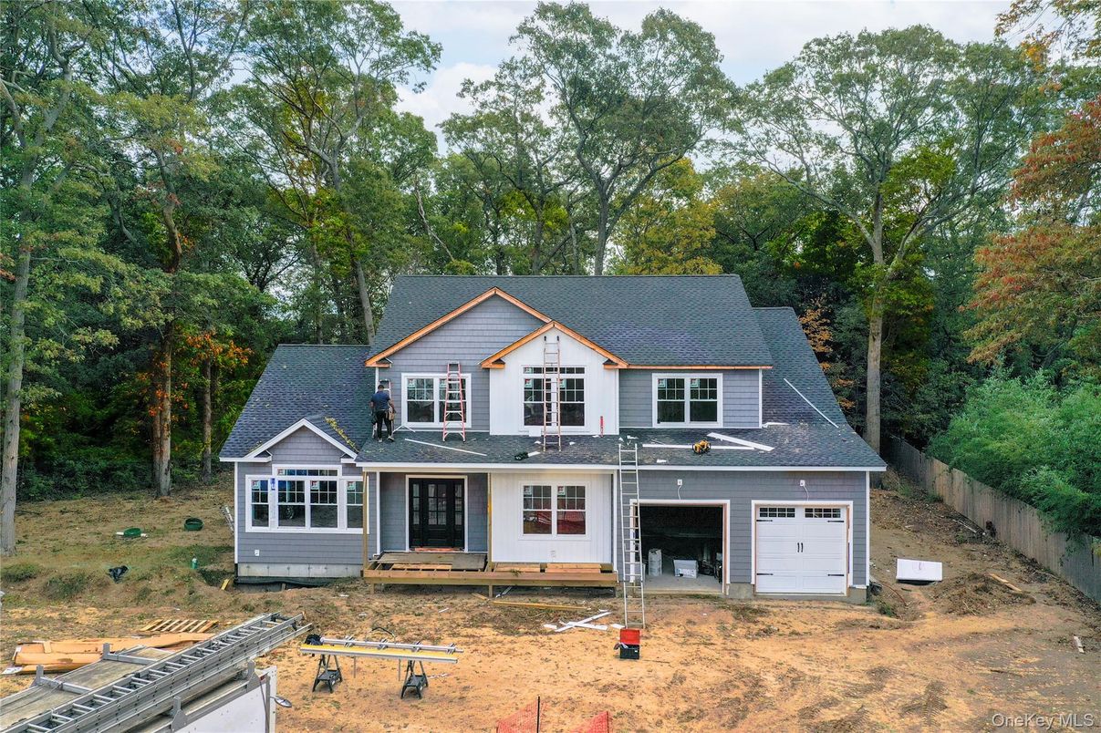 Attached, Exterior, Facade, Farmhouse