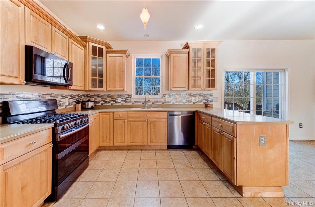 Interior, Kitchen, Pendant Lights, Recessed Lighting, Stainless Steel Appliances