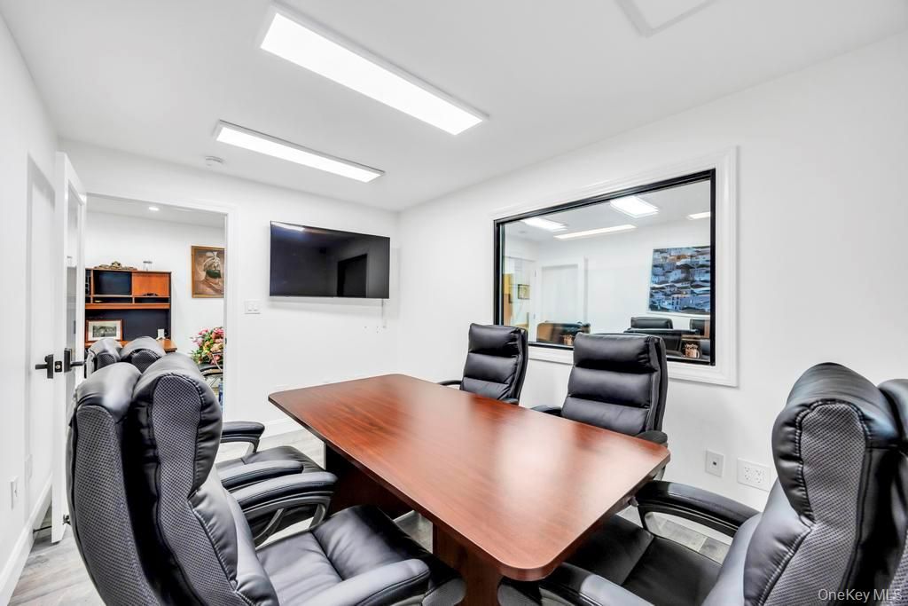 Dining room, Interior, Recessed Lighting