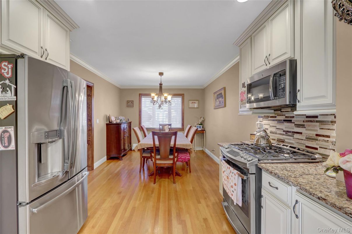 Chandelier, Dining room, Interior, Kitchen, Wood Texture Flooring