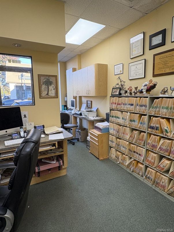 Home Office, Interior