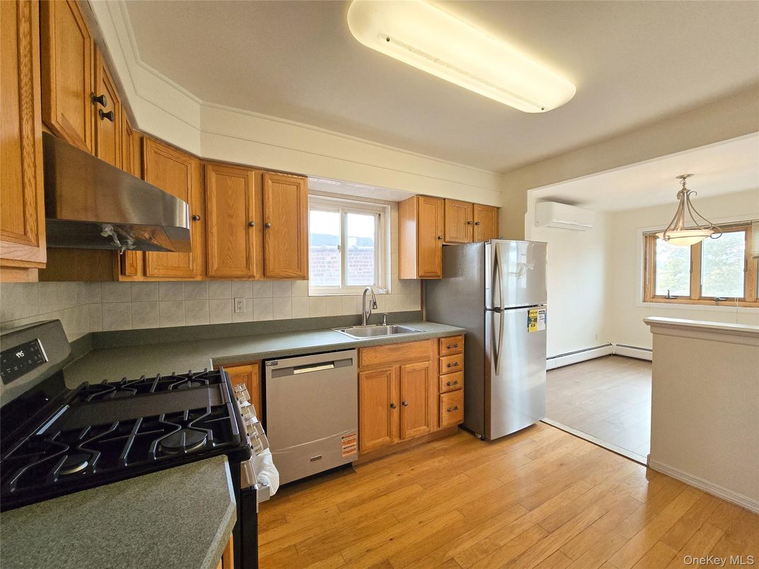 Interior, Kitchen, Pendant Lights, Wood Texture Flooring