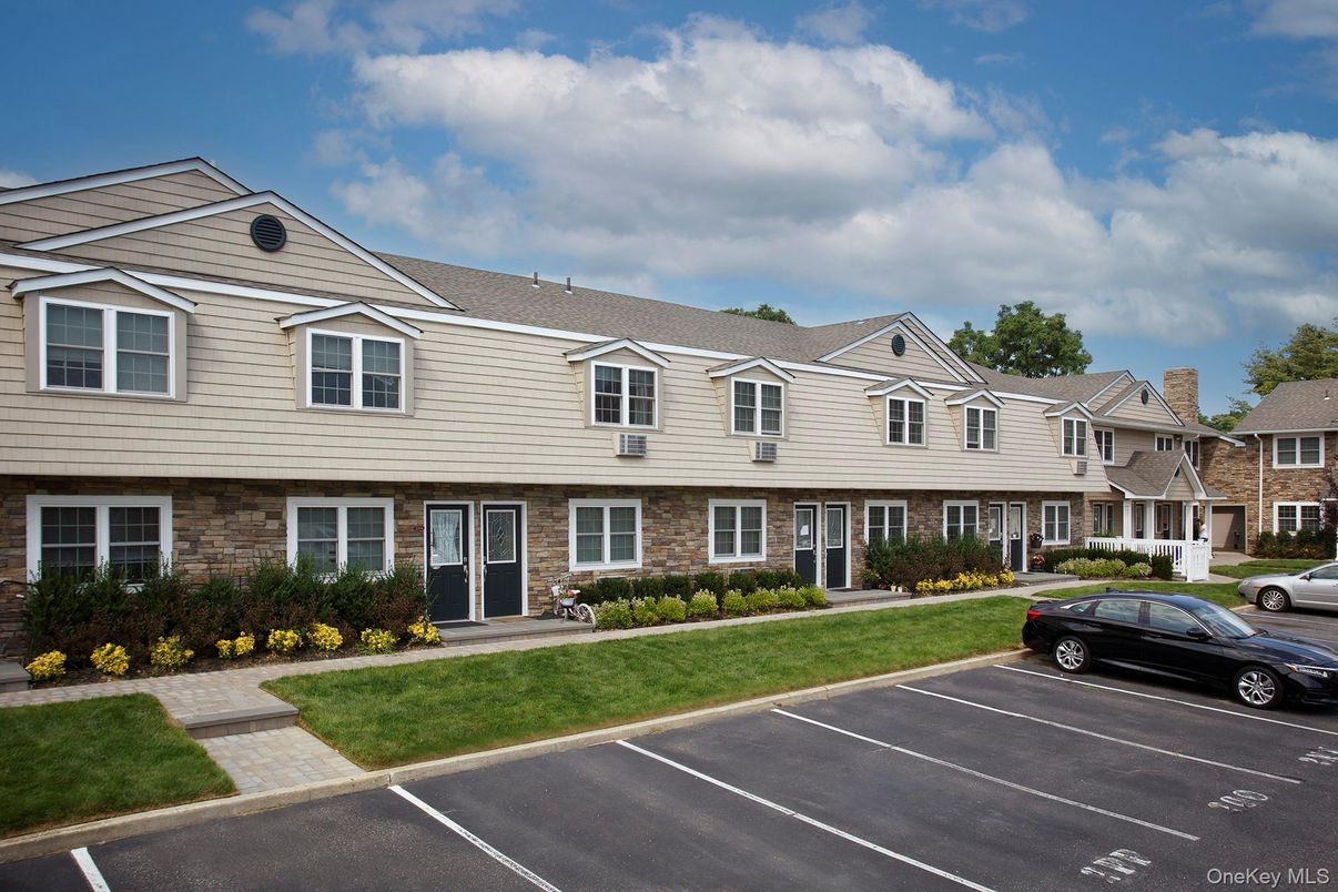 Exterior, Facade, Georgian