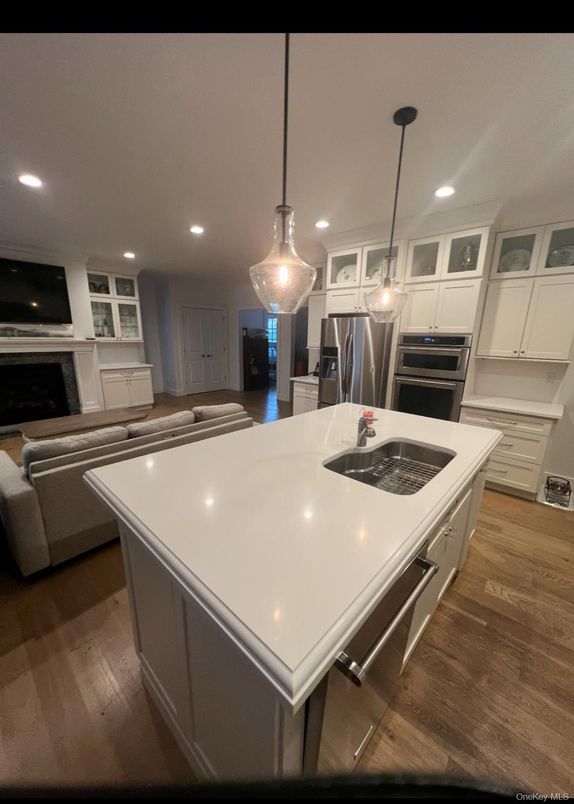 Interior, Kitchen, Living room, Pendant Lights, Recessed Lighting, Stainless Steel Appliances, Wood Texture Flooring