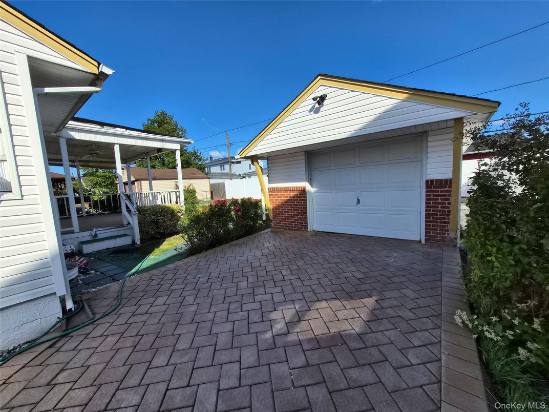 Detached Garage, Exterior