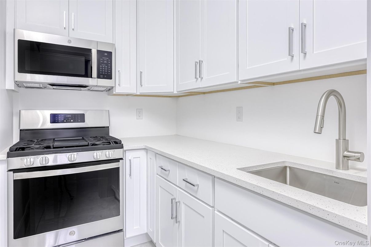 Interior, Kitchen, Stainless Steel Appliances