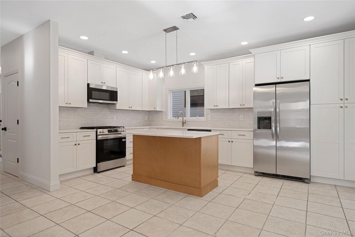 Interior, Kitchen, Pendant Lights, Recessed Lighting, Stainless Steel Appliances
