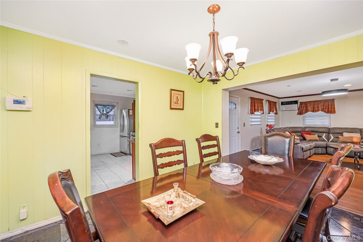 Chandelier, Dining room, Interior, Kitchen, Recessed Lighting, Wood Texture Flooring