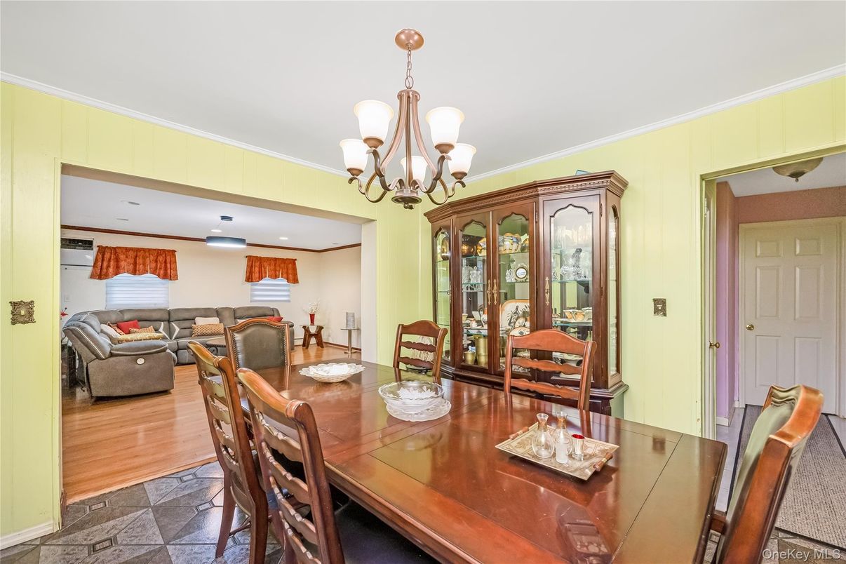Chandelier, Dining room, Interior, Living room, Recessed Lighting, Wood Texture Flooring
