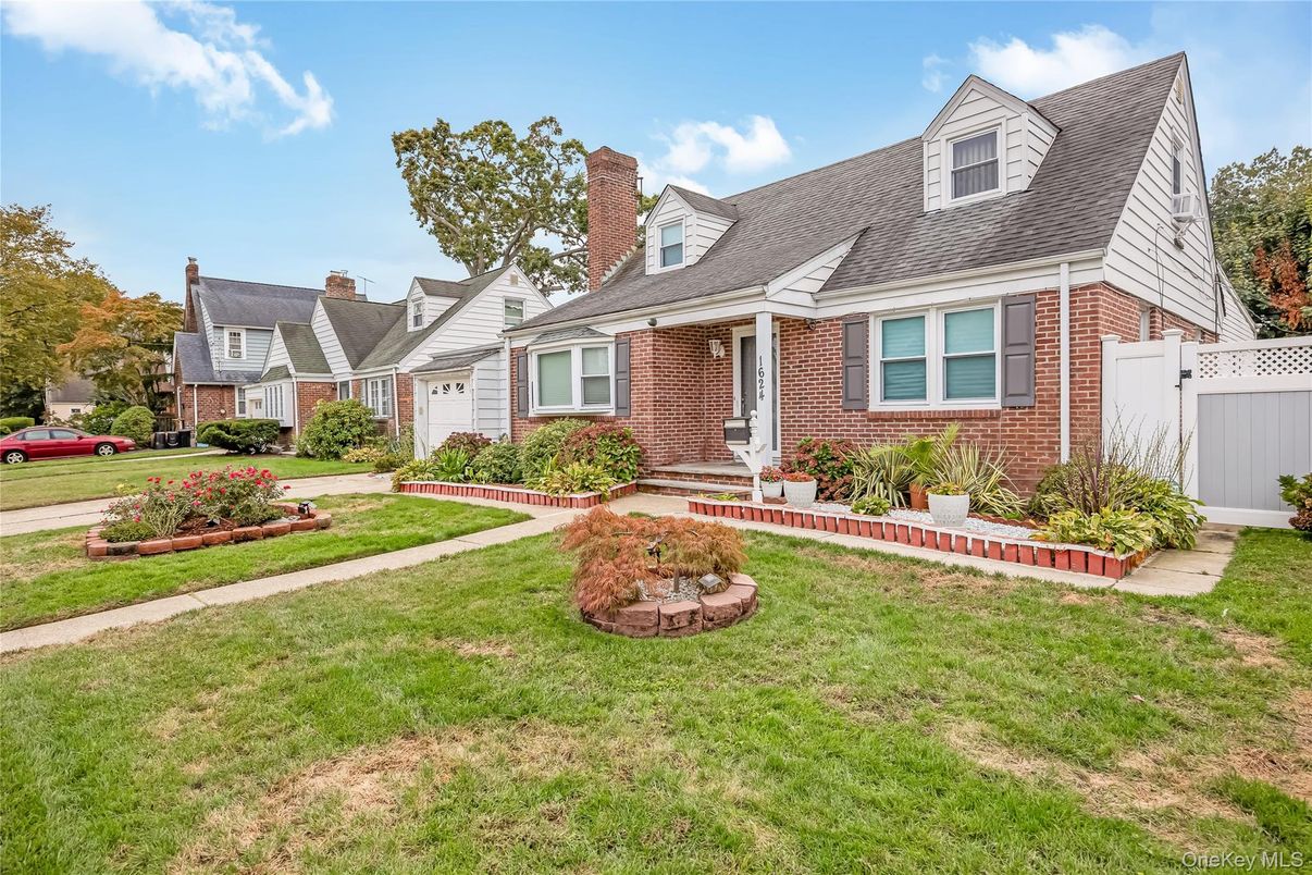 Attached, Exterior, Facade, Brick Facade, Cape Cod