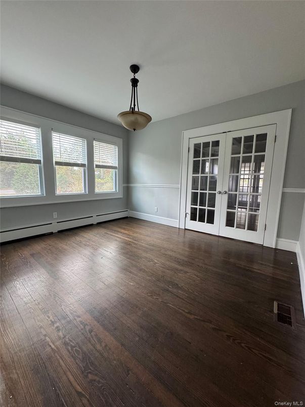 Empty room, Interior, Pendant Lights, Wood Texture Flooring