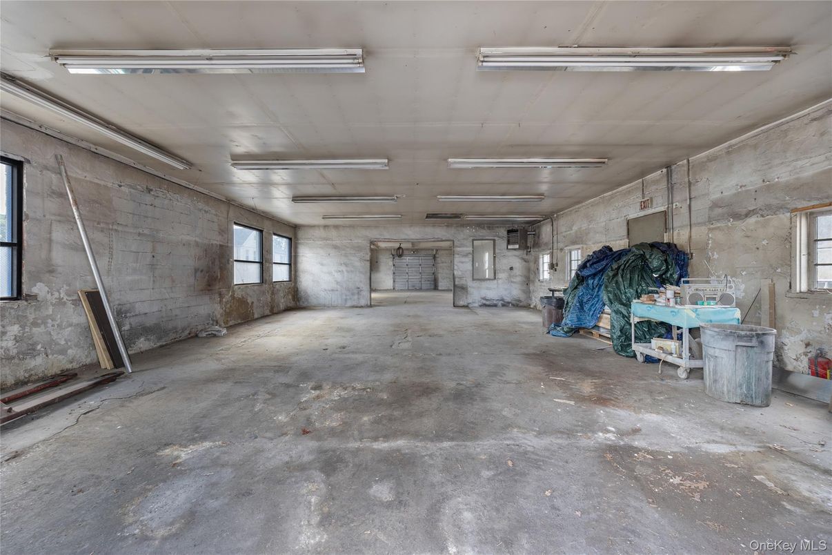 Garage, Interior, Stone Walls