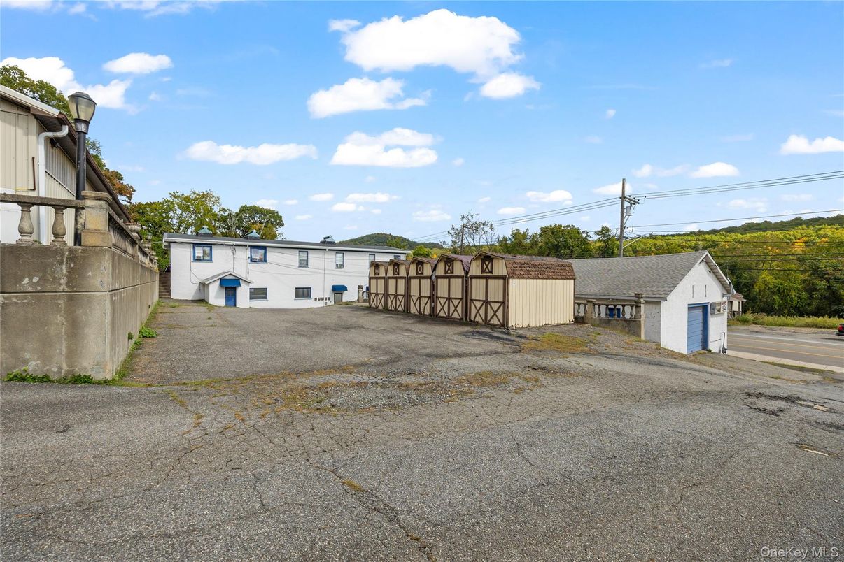 Backyard, Detached Garage, Exterior