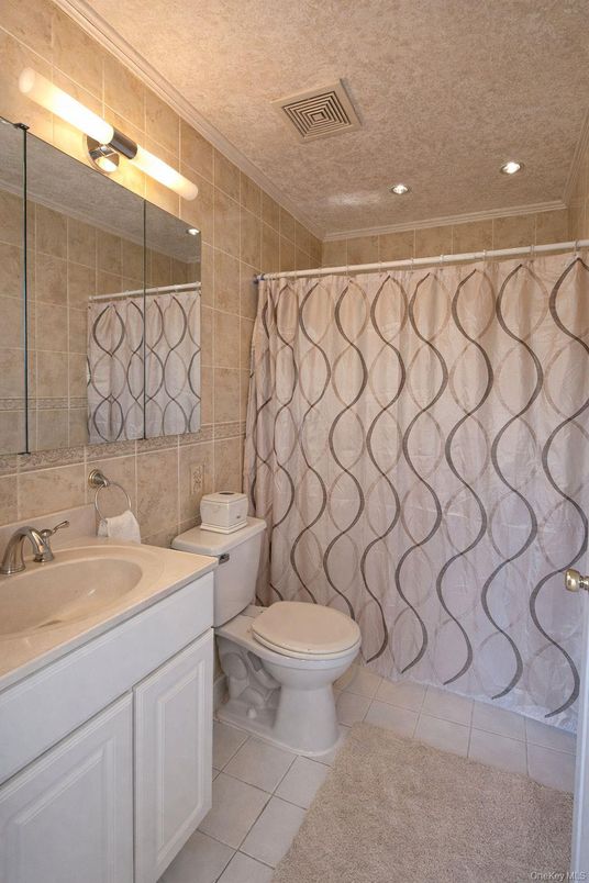 Bathroom, Interior, Recessed Lighting