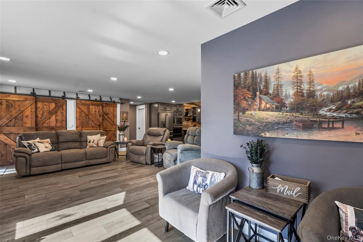 Interior, Living room, Recessed Lighting, Wood Texture Flooring