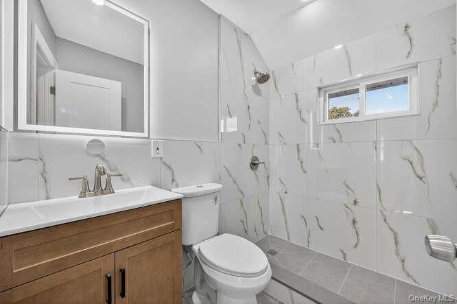 Bathroom, Interior, Marble Walls, Recessed Lighting