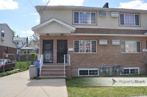 Exterior, Facade, Brick Facade, Rowhouse