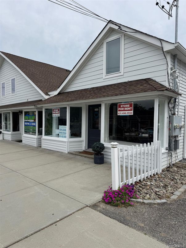 Exterior, Facade, Queen Anne Victorian