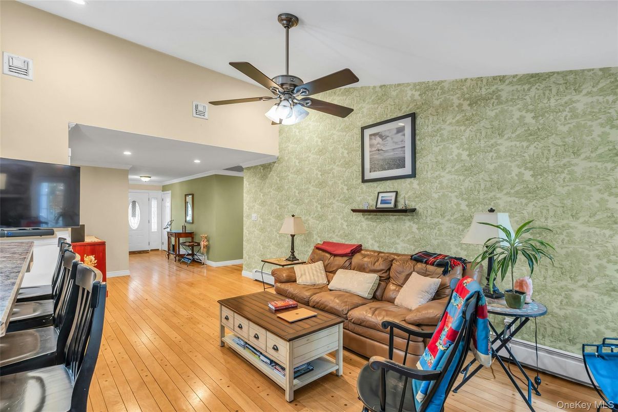 Dining room, Interior, Living room, Recessed Lighting, Wood Texture Flooring