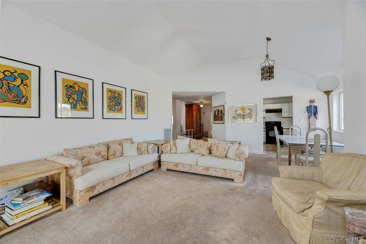 Dining room, Interior, Living room, Pendant Lights