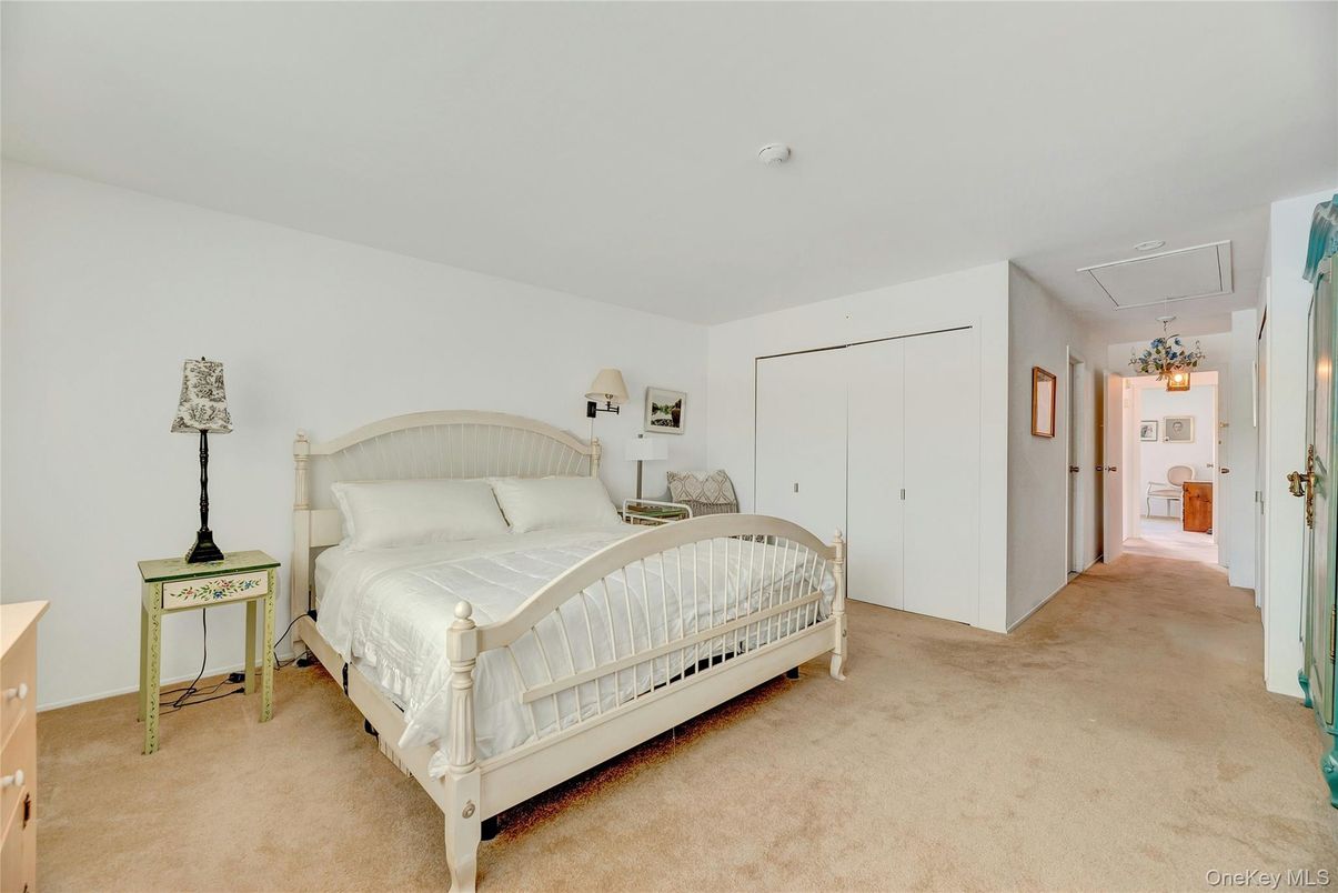 Bedroom, Interior, Pendant Lights