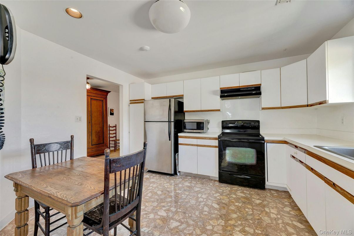 Dining room, Interior, Kitchen, Recessed Lighting