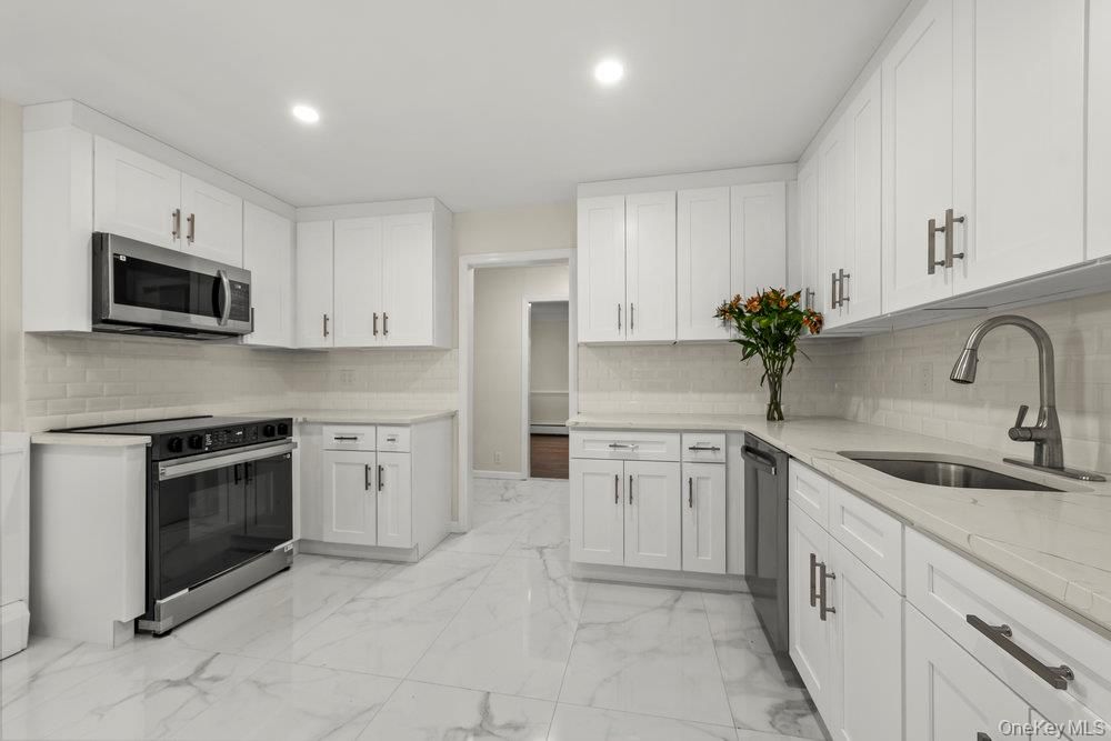 Interior, Kitchen, Marble, Recessed Lighting, Stainless Steel Appliances