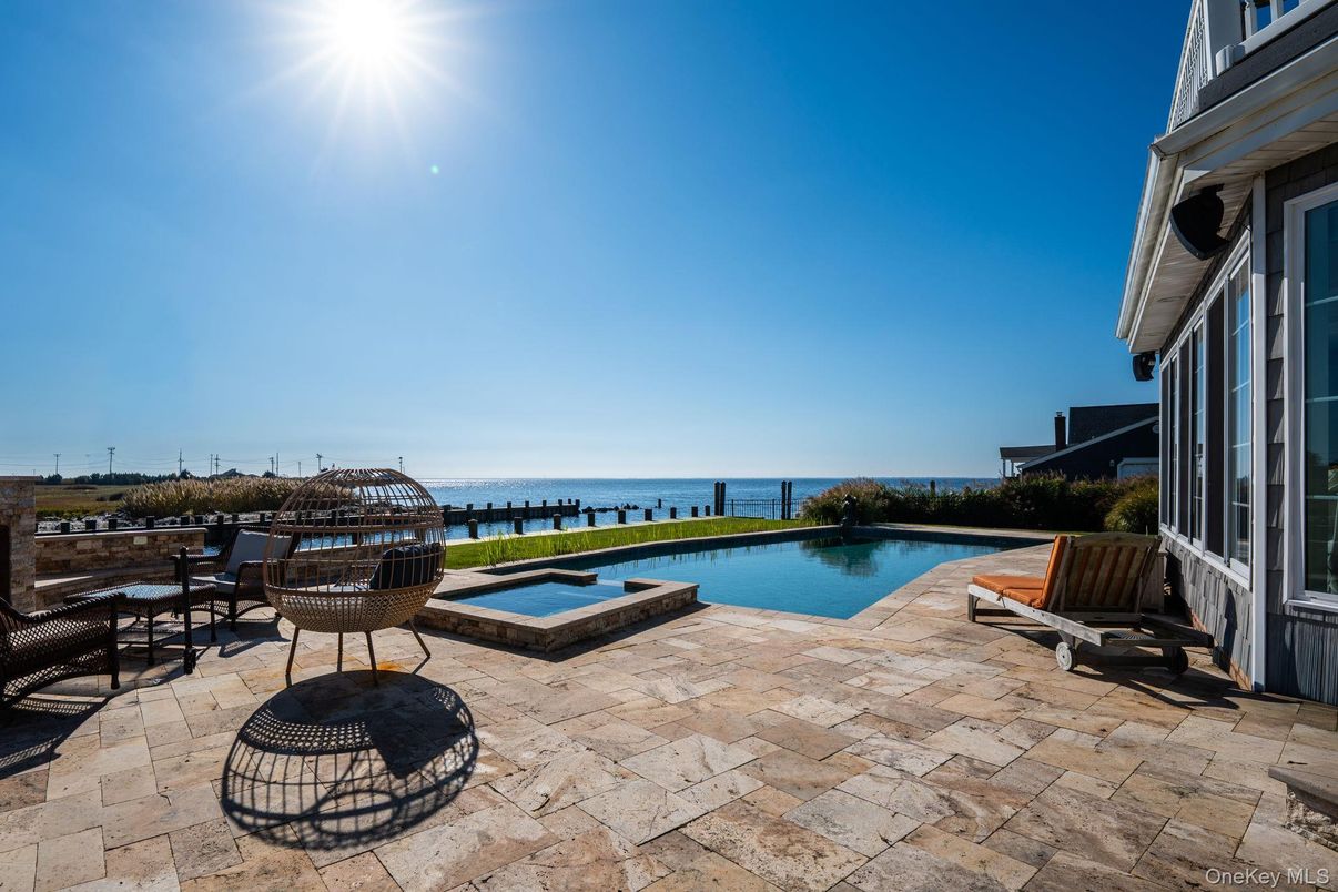 Exterior, Pool, Water