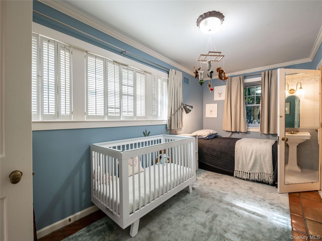 Bedroom, Chandelier, Interior, Pendant Lights
