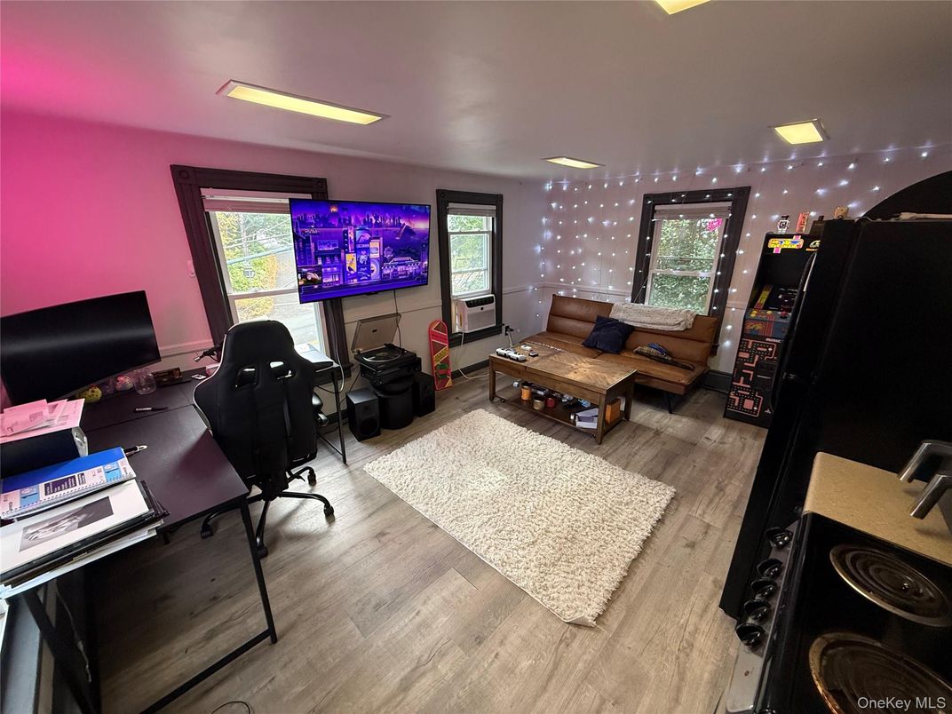 Home Office, Interior, Living room, Recessed Lighting, Wood Texture Flooring