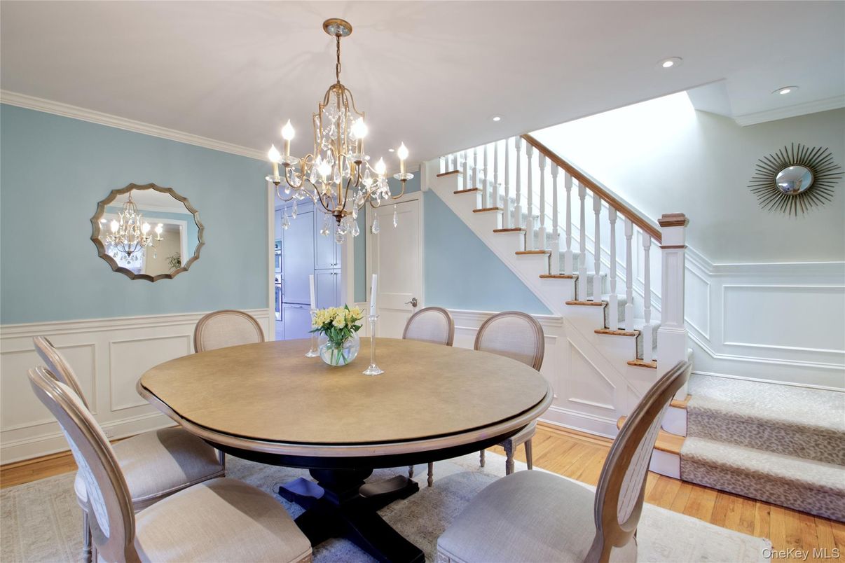 Chandelier, Dining room, Interior, Recessed Lighting, Wood Texture Flooring