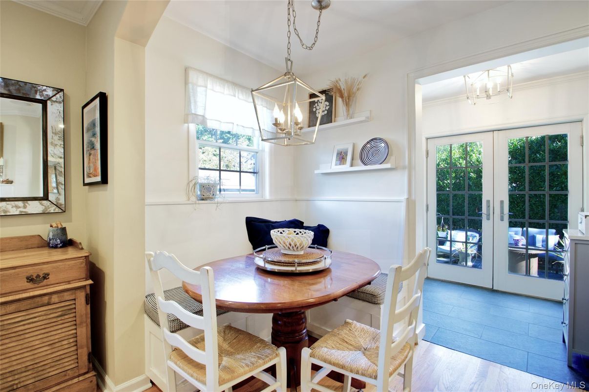 Chandelier, Dining room, Interior, Pendant Lights, Wood Texture Flooring