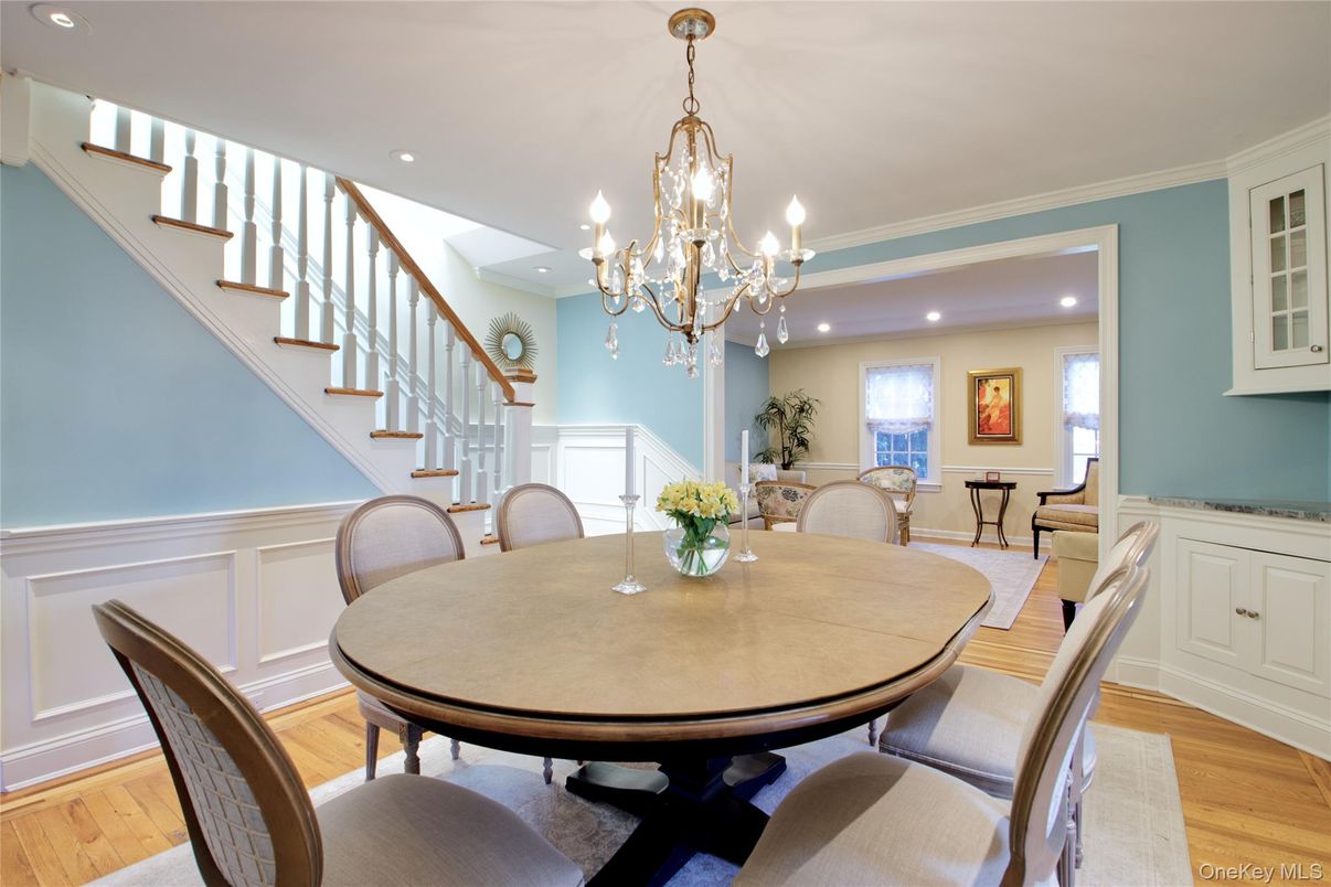Chandelier, Dining room, Interior, Recessed Lighting, Wood Texture Flooring