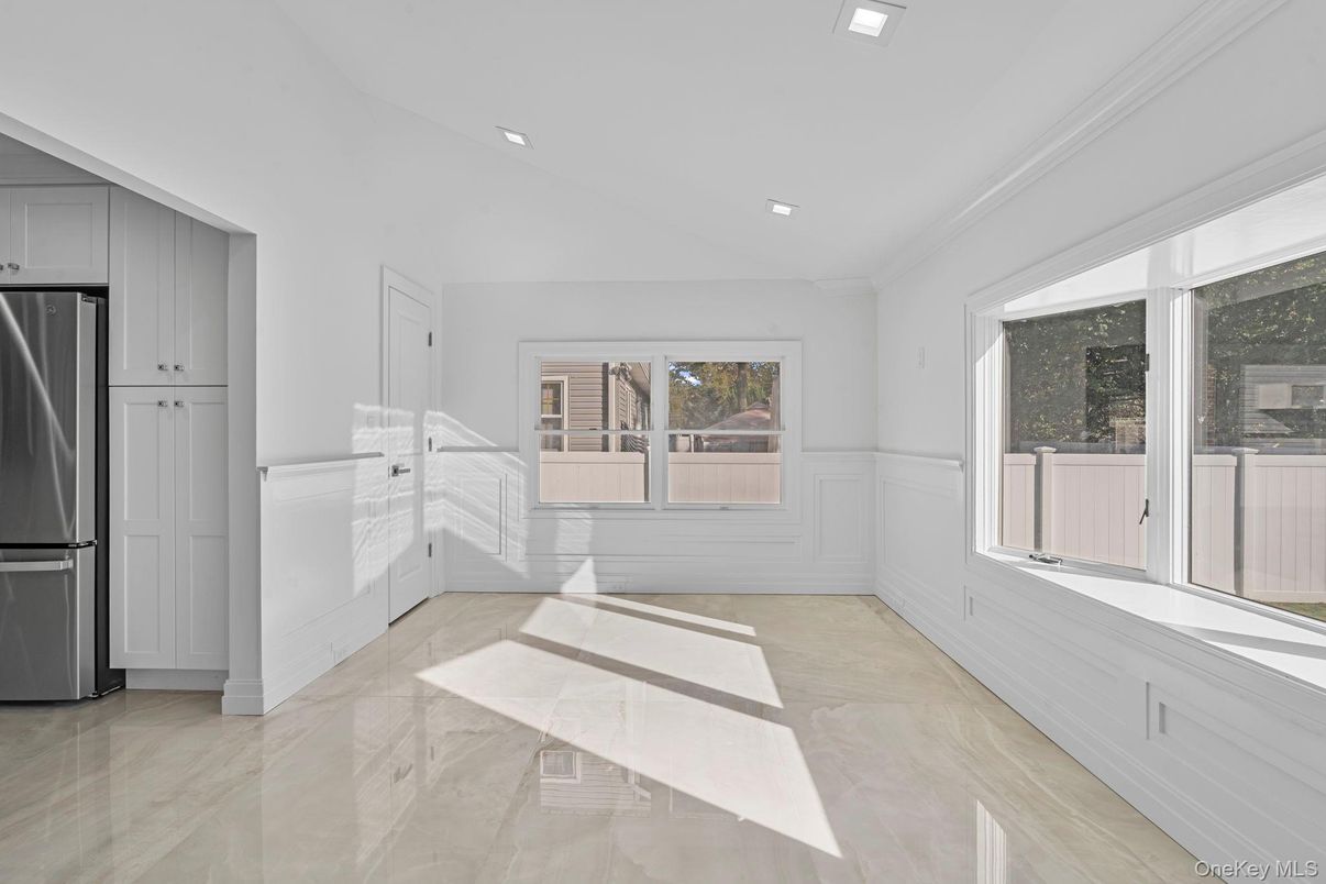 Empty room, Interior, Kitchen, Recessed Lighting