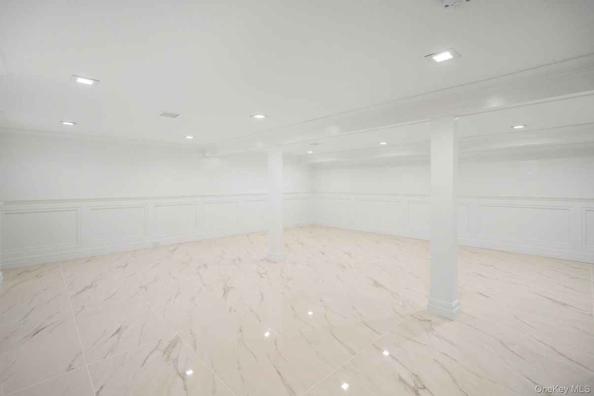 Empty room, Interior, Marble, Recessed Lighting