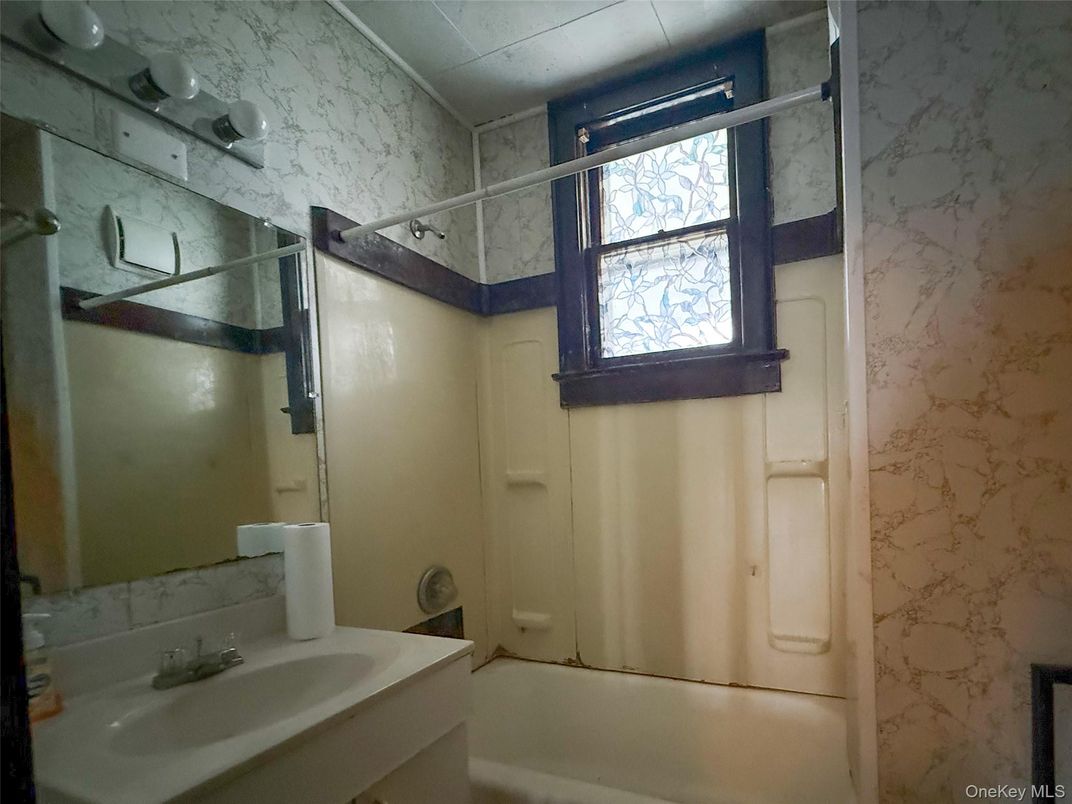 Bathroom, Interior, Marble Walls