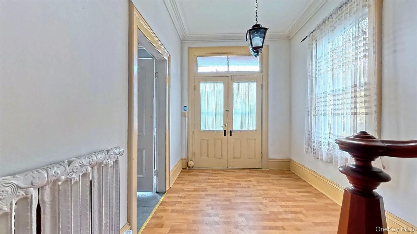 Interior, Pendant Lights, Wood Texture Flooring