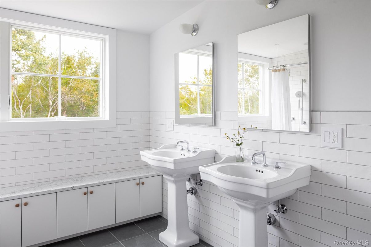 Bathroom, Dual Sink Vanities, Interior