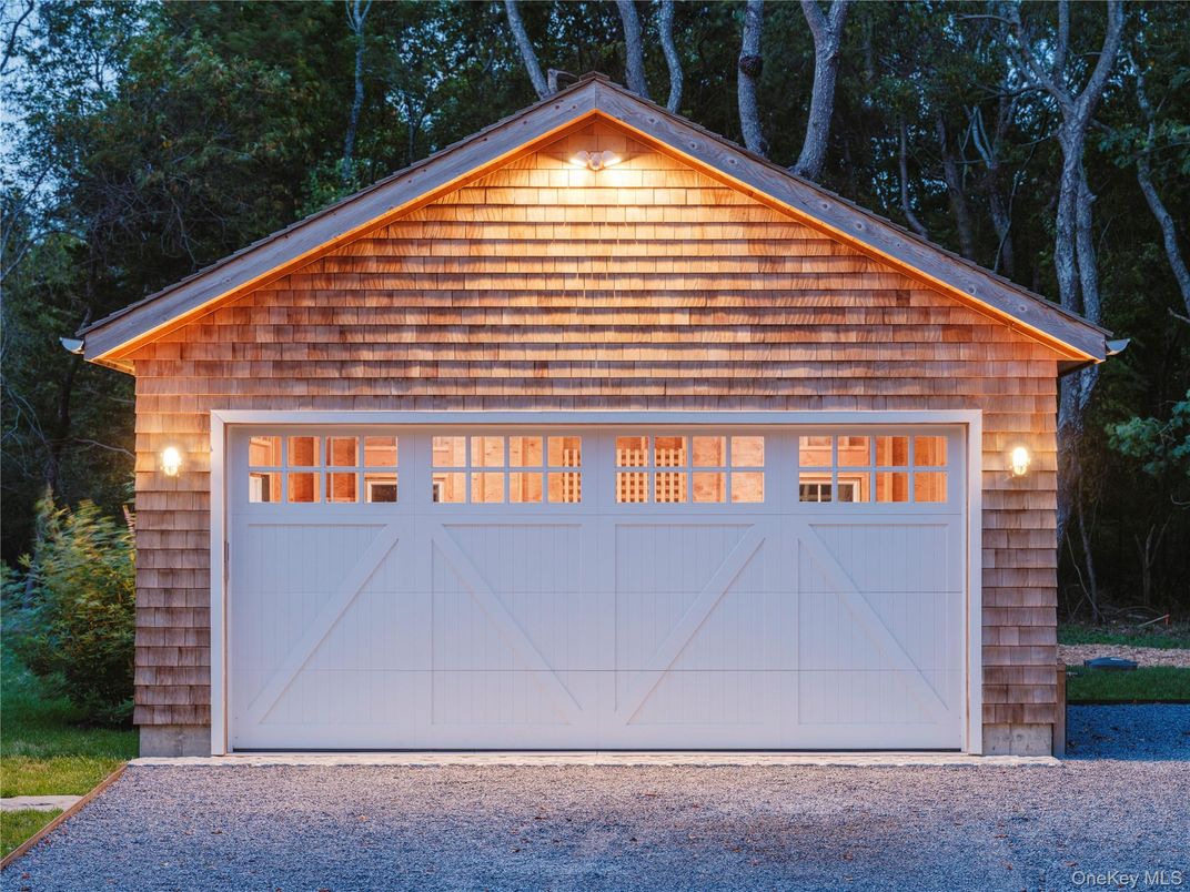 Detached Garage, Exterior