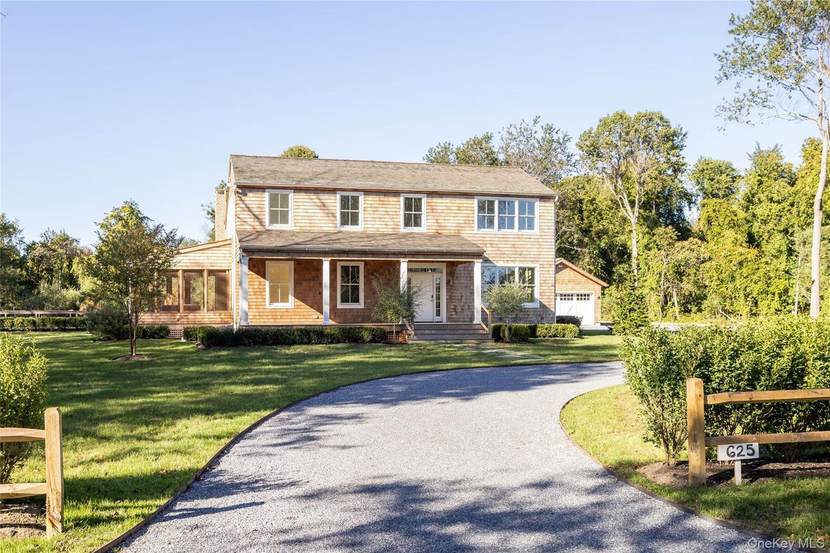 Exterior, Facade, Brick Facade, Georgian