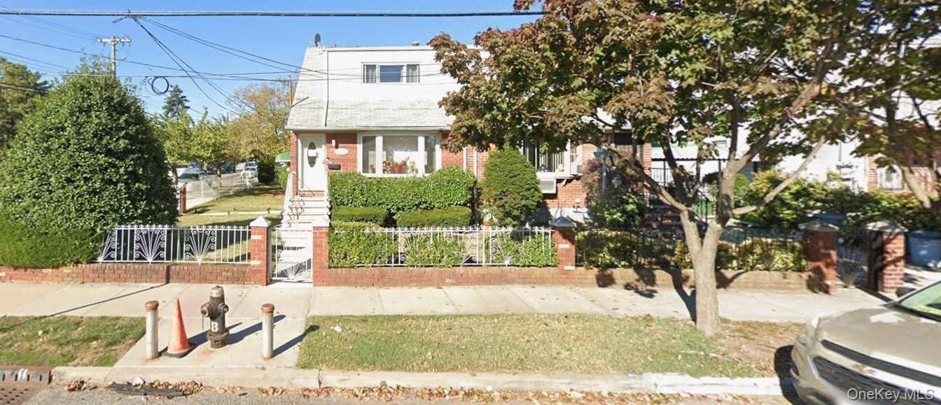 Exterior, Facade, Brick Facade, None